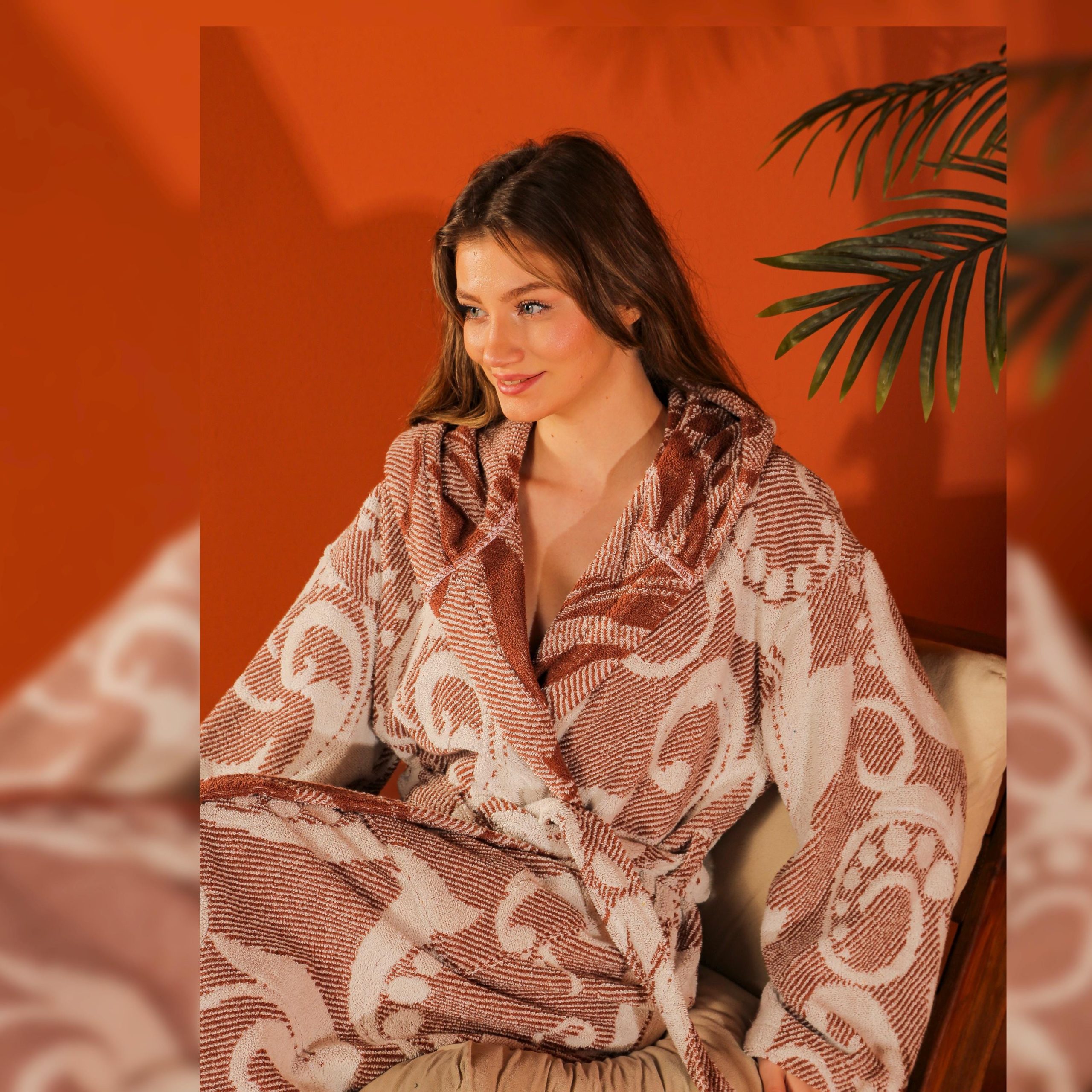Hooded-bathrobe-with-retro-floral-pattern-5-scaled-1.jpg