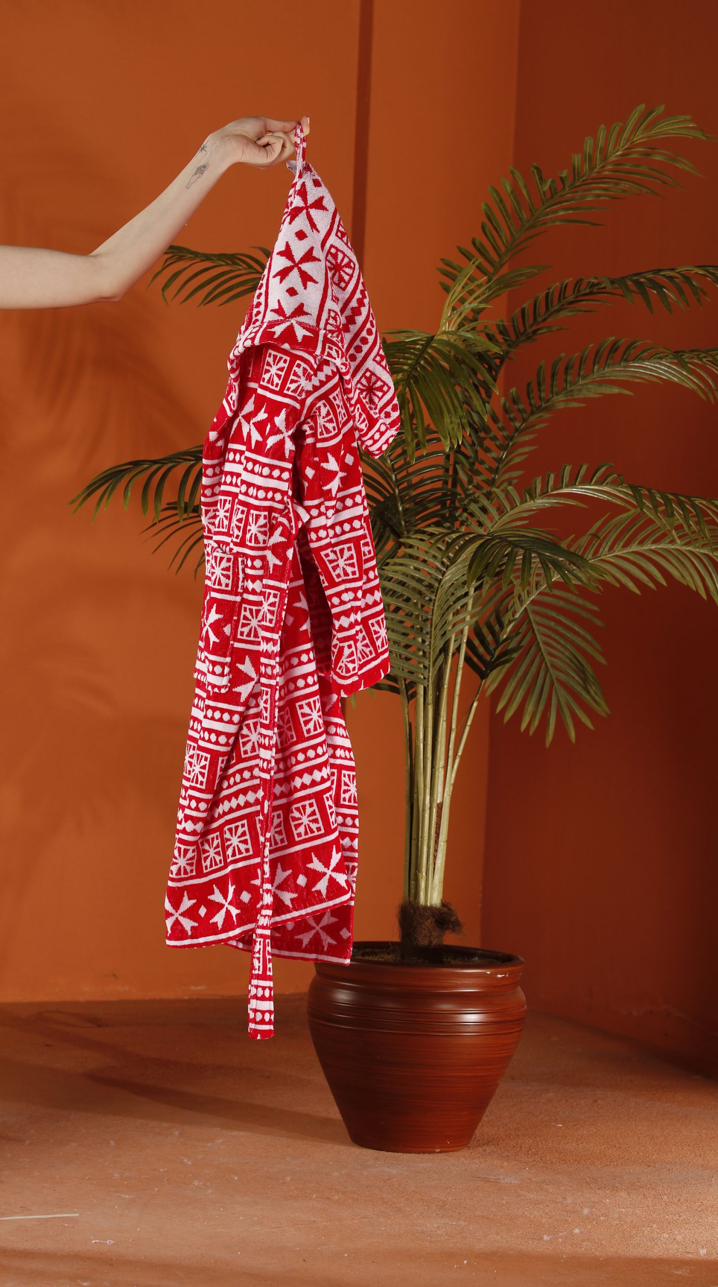 Red-hooded-bathrobe-with-ethnic-pattern-4-scaled-1.jpg