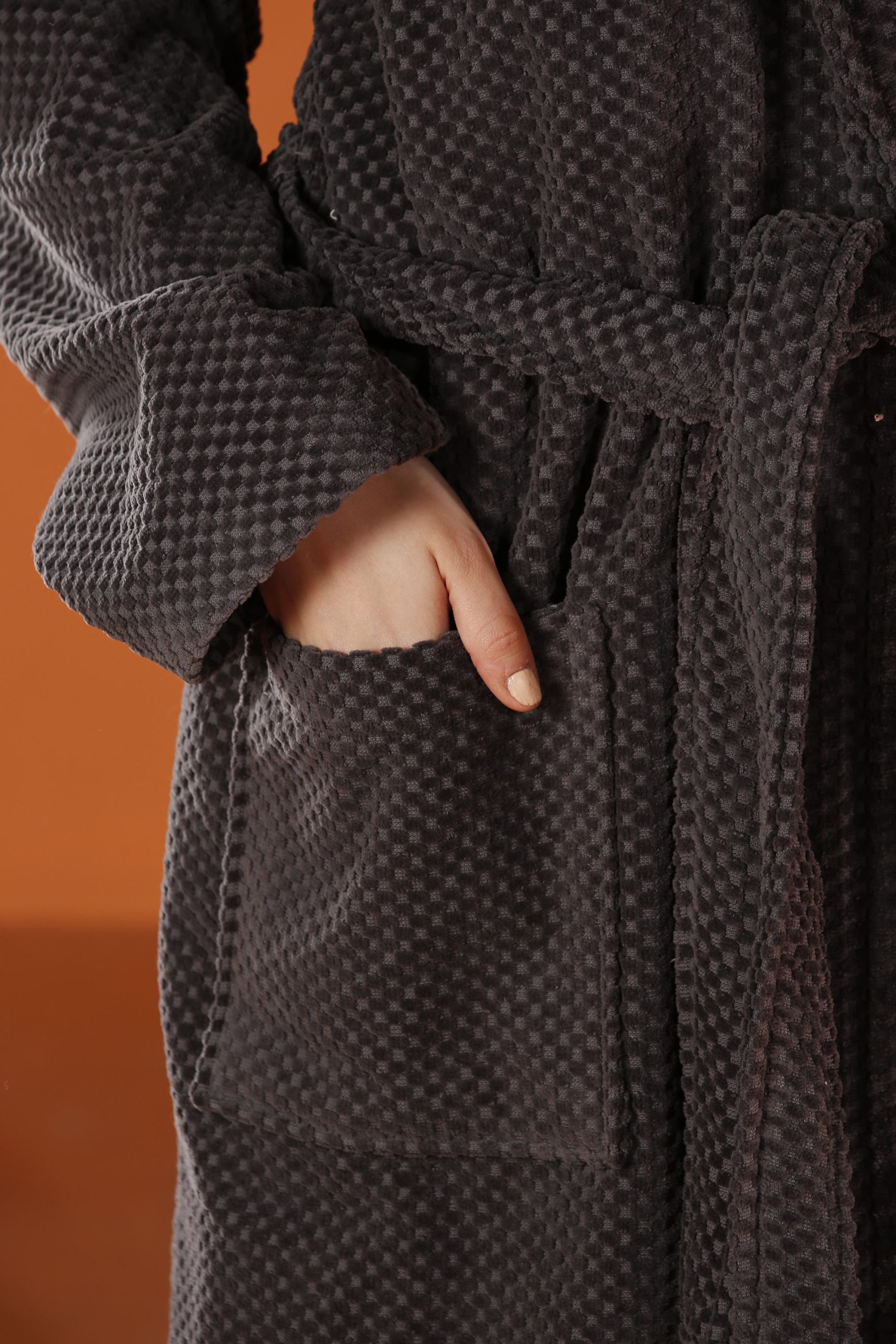 Waffle-texture-dark-grey-bathrobe-2-scaled-1.jpg